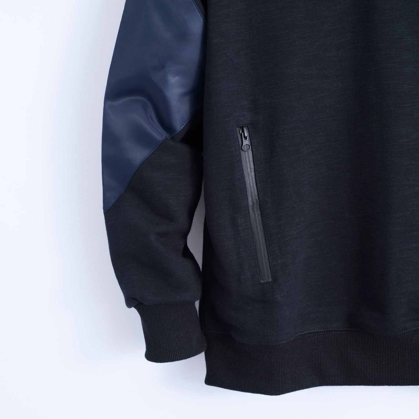 Men’s Crew Neck Solid Color Zip Pocket Sweatshirt.
